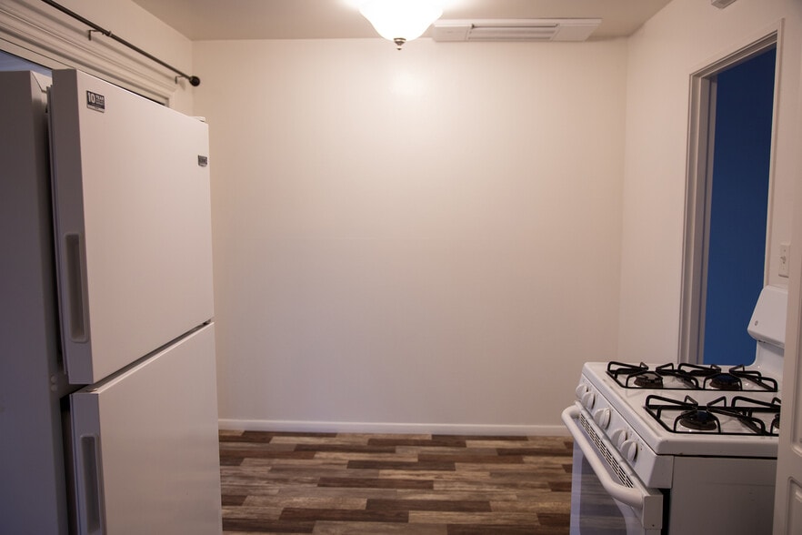 Building Photo - 3292 Karok Ave