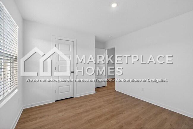 Building Photo - 3050 Rosalee Ln