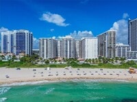 Building Photo - 6039 Collins Ave