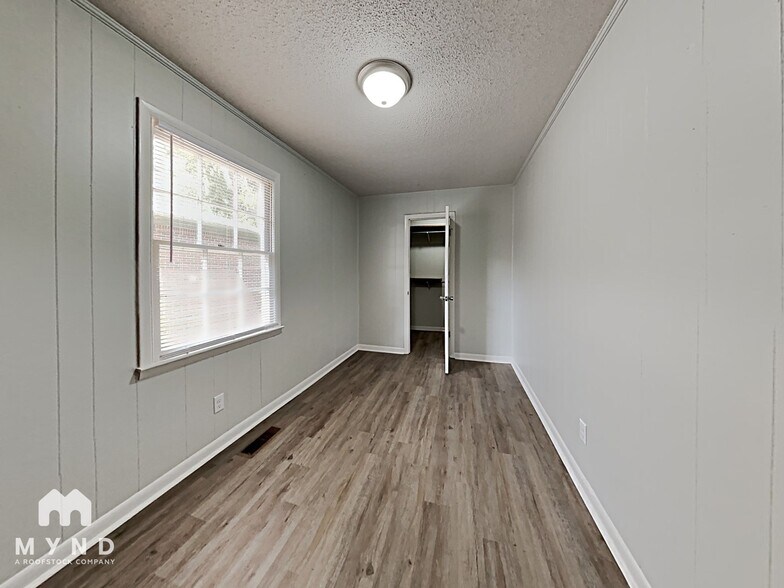 Building Photo - 1830 20th Ave