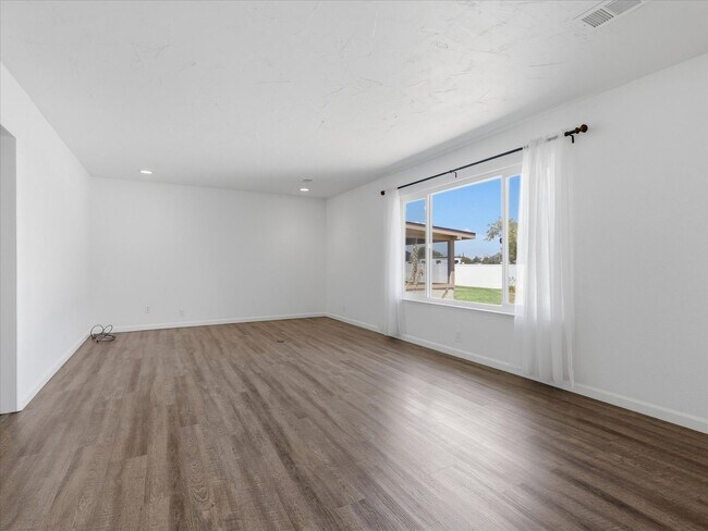 Building Photo - 4 Bedroom Home for Rent in Sanger | Sierra Views | 2,140± Sq. Ft. | Lawn Care Included