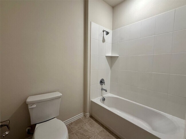 Building Photo - 2025 Eugene St