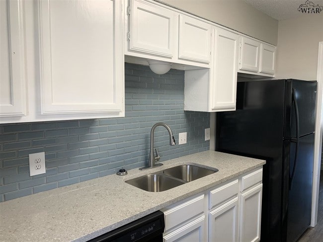 Building Photo - 2944 Gossett Dr