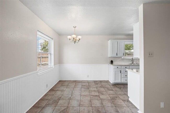 Building Photo - Charming 3-bedroom 2 bath Home Located in Cleburne.