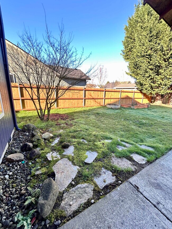 Building Photo - 15814 NE 90th St