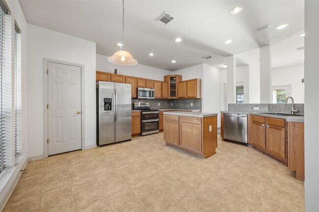 Building Photo - 16023 Arbor Trail