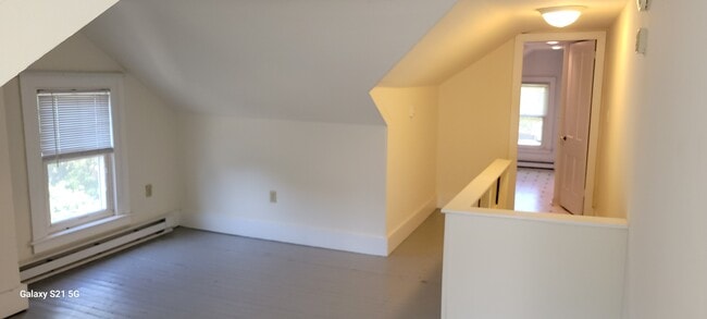 Building Photo - 731 Berwyn Ave