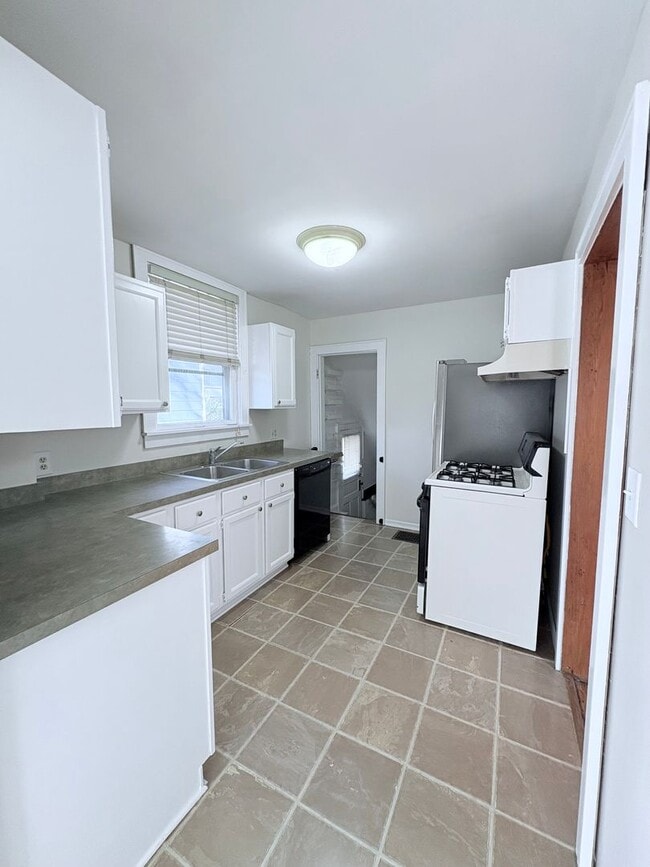 Building Photo - 43 E Beechwold Blvd