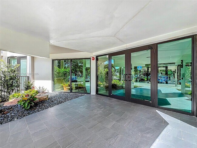 Building Photo - 1101 River Reach Dr