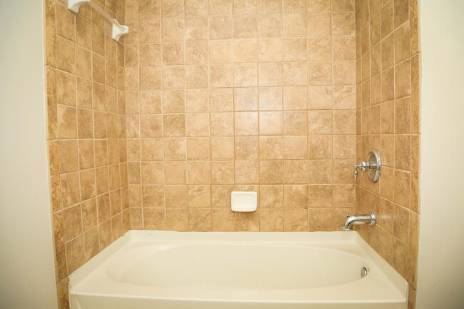 Building Photo - 851 Stratum Way SE