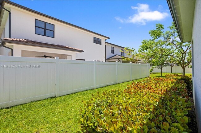 Building Photo - 4407 SW 175th Ave