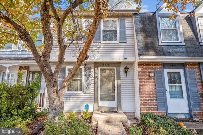 Building Photo - 8439 Lazy Creek Ct