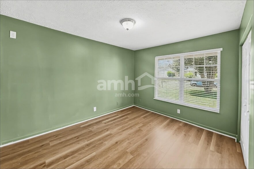 Building Photo - 3136 Hidden Creek Dr