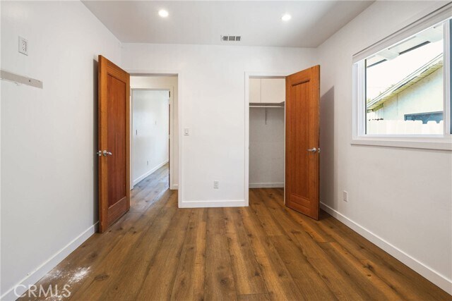 Building Photo - 6615 Farralone Ave