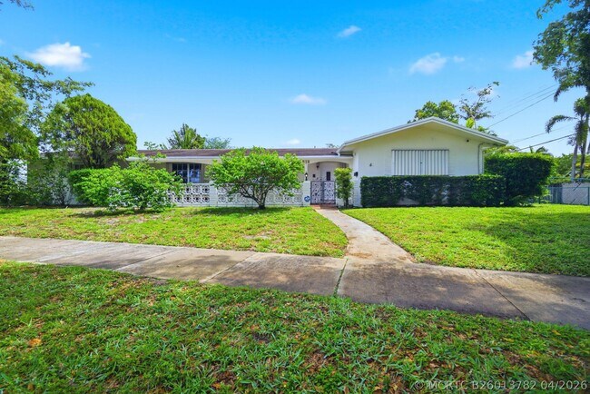 Building Photo - 321 E Chaminade Dr