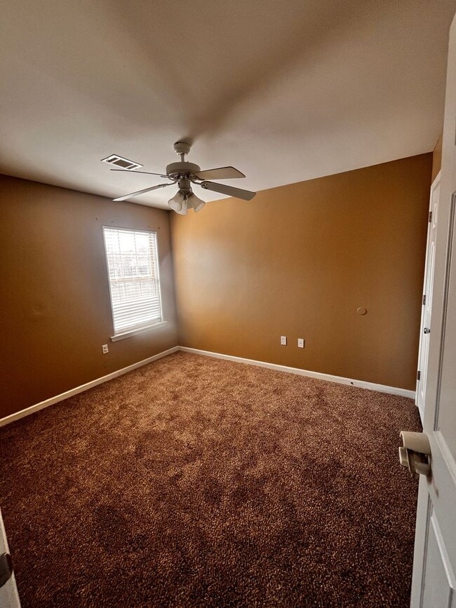 Building Photo - 3/2 in Sherwood