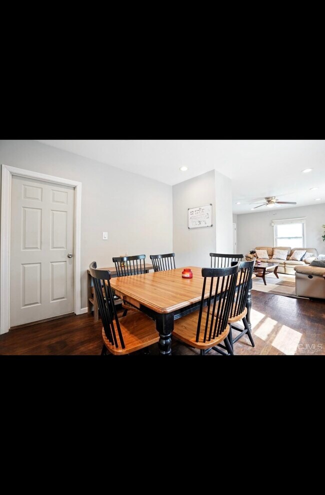 Primary Photo - 23 Cottage Ave