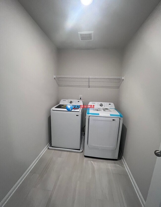 Building Photo - 4-bedroom house in gated community in Lawrenceville