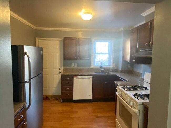 Primary Photo - 1127 Cleveland St