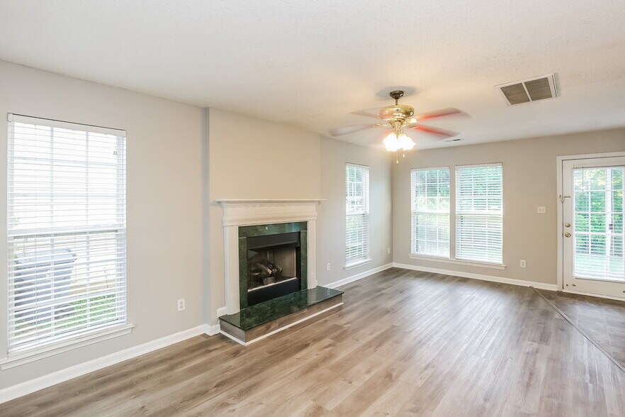 Building Photo - 2954 Hawick Commons Dr