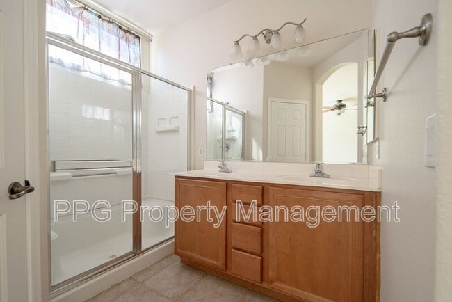 Building Photo - 14555 W Ventura St