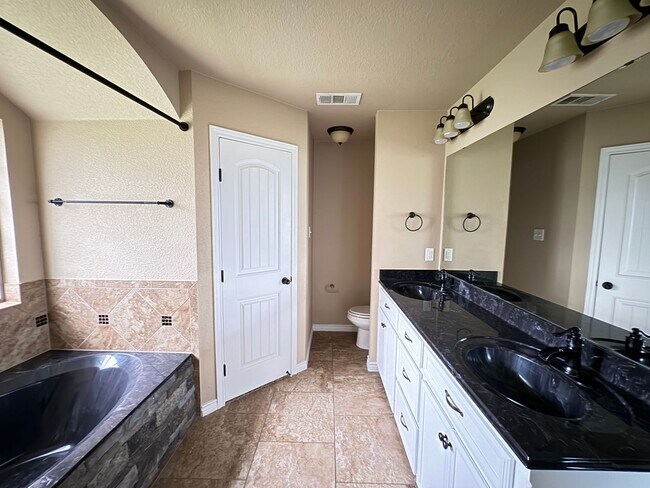 Building Photo - 708 Cody James Dr