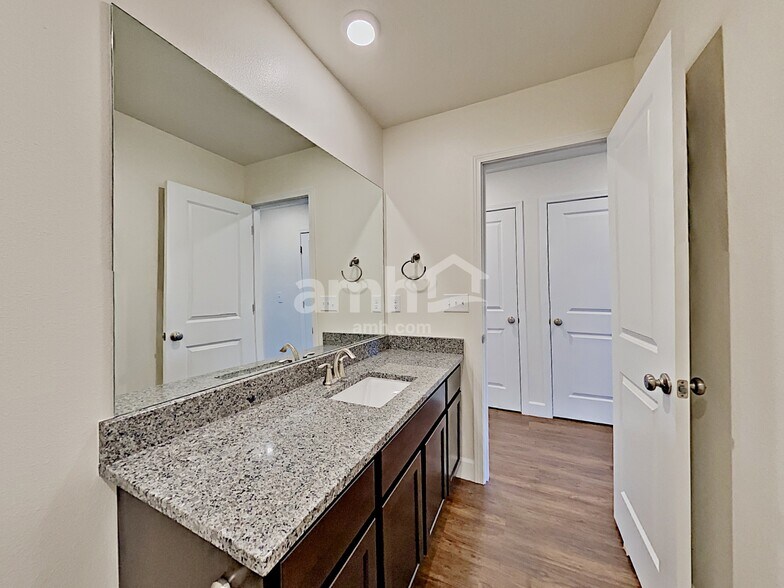 Building Photo - 10628 136th St Ct E