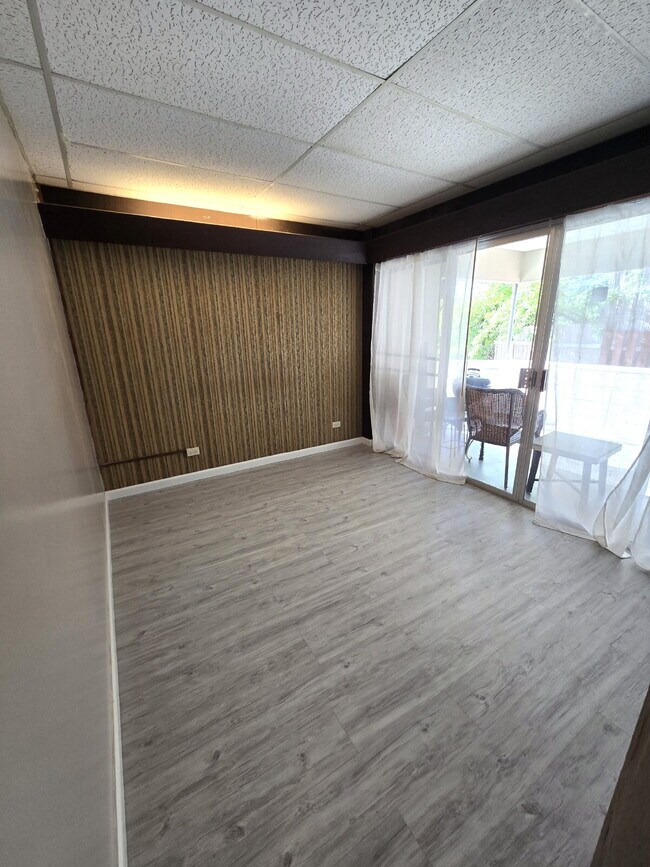 Building Photo - Downstairs unit of House - 2br/1ba/1pkg Kaimuki area