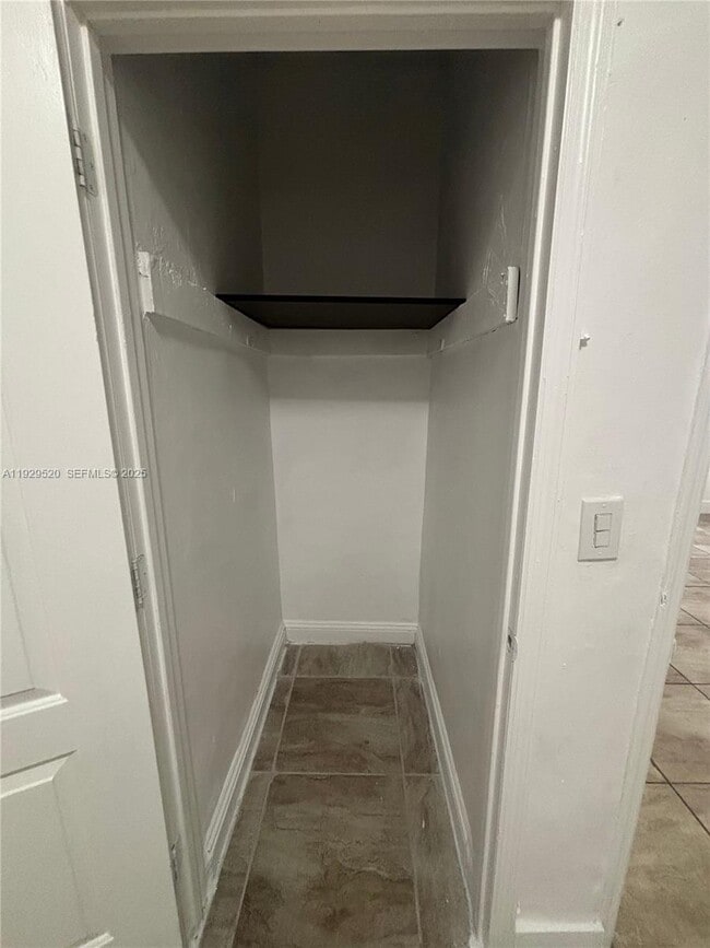 Building Photo - 1112 NW 5th St