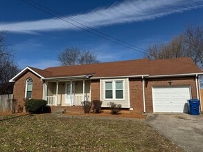 Building Photo - Minutes from Post, shopping, and local parks. 3 bed/2 bth, 1200 sq.ft, fenced backyard!