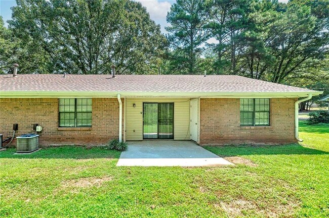 Building Photo - 355 Santa Fe Trail
