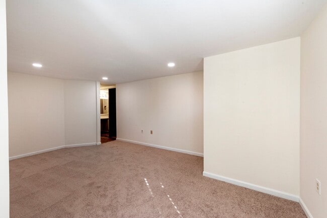 Building Photo - 4356 Pembrook Village Dr