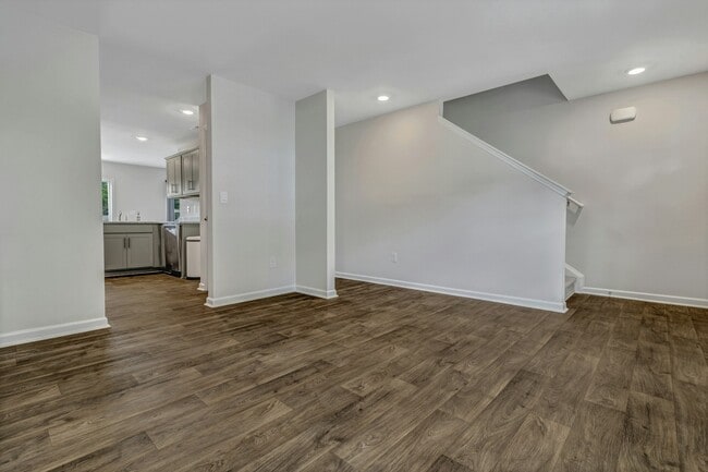 Building Photo - 227 Roper St