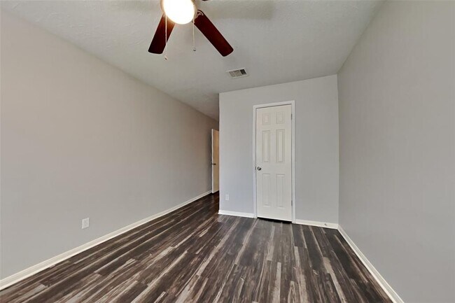 Building Photo - 3214 Evergreen Glade Dr