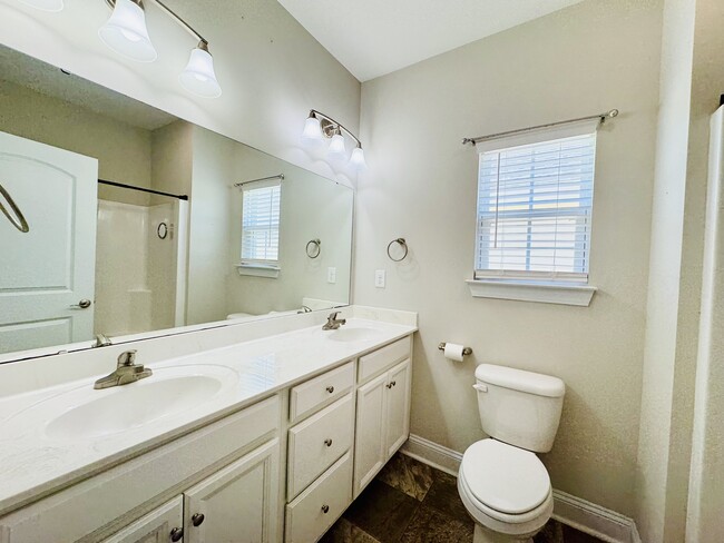 Building Photo - 1501 Ferney Dr