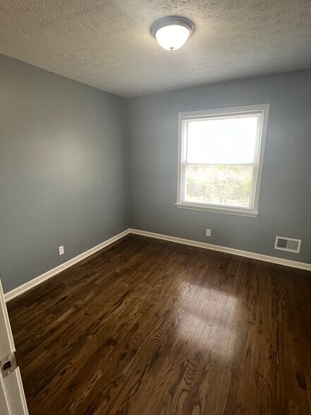 Building Photo - 8005 Casualwood Ct