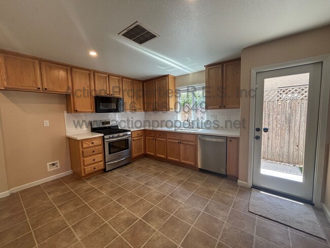 Building Photo - West Roseville LongMeadow 2 Gated, Single ...