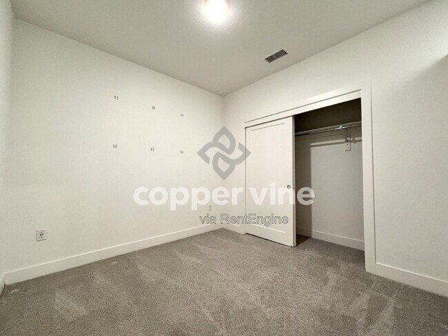 Building Photo - 3500 S Corona St