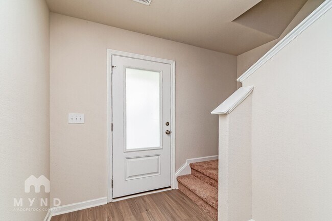 Building Photo - 265 Royal Mdw Dr
