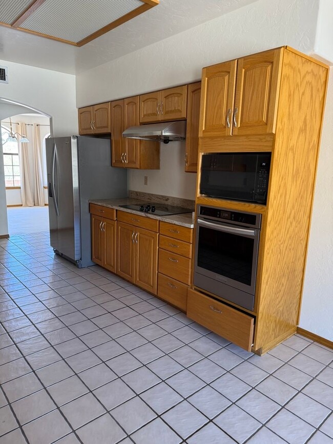 Building Photo - Tucson Foothills Home