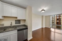 Building Photo - 950 25th St NW