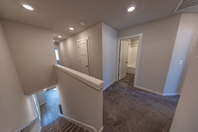 Building Photo - 4255 S Waters Edge Wy