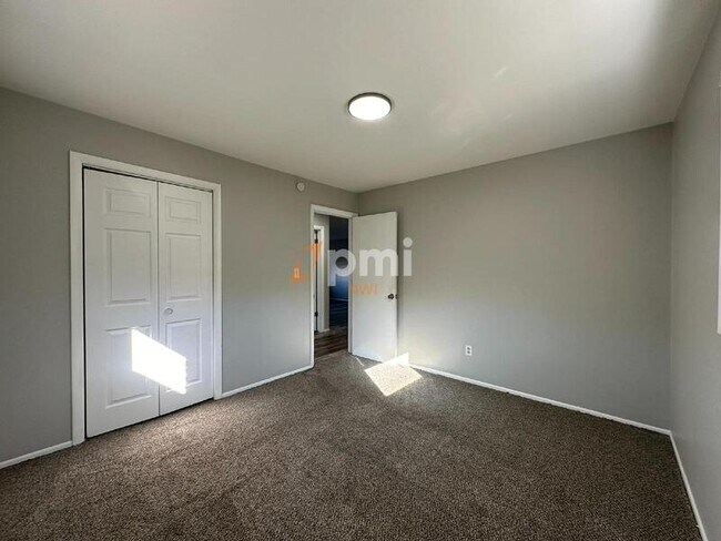 Building Photo - 5469 Aspen Ave