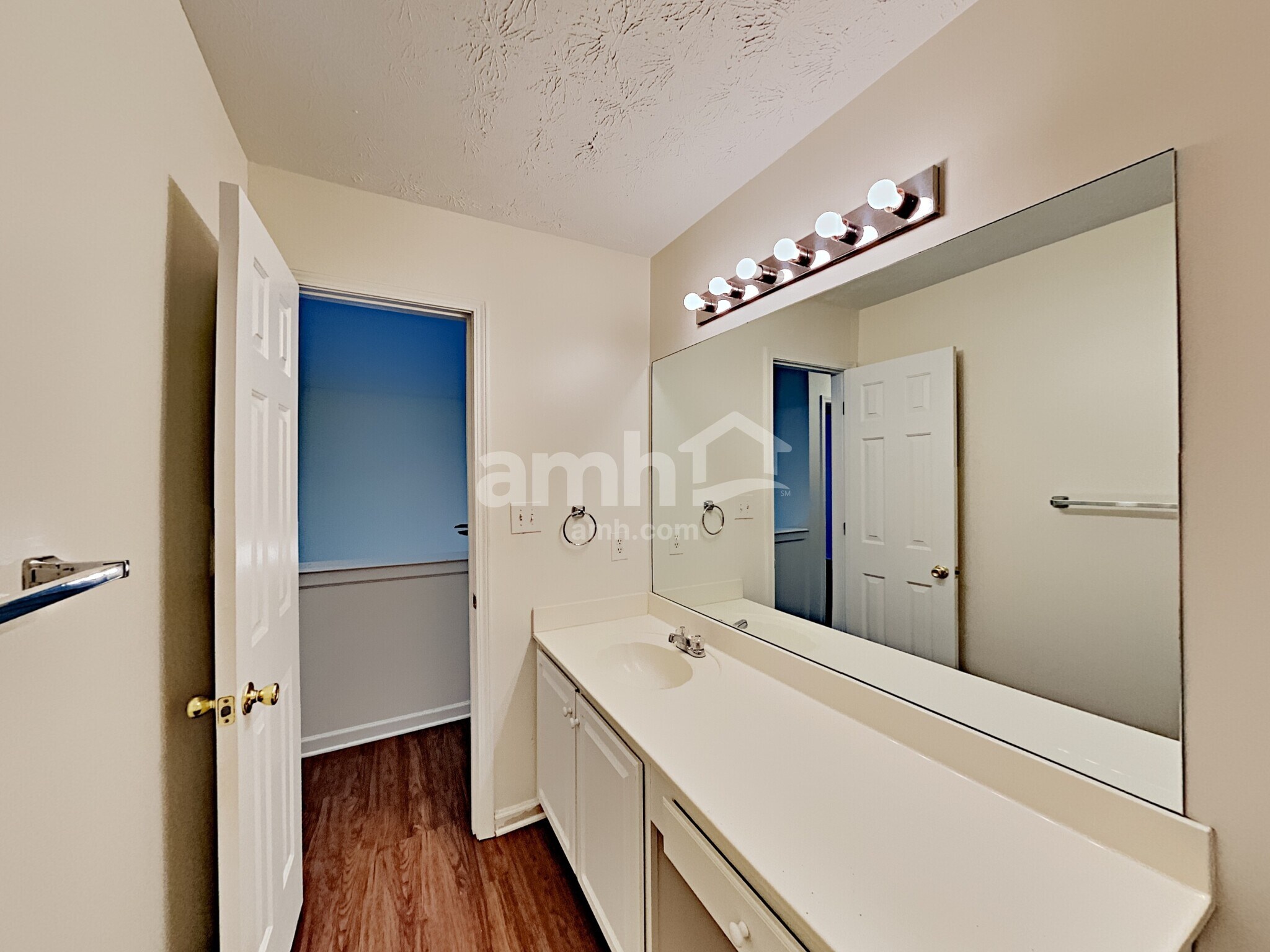 Building Photo - 1831 Green Oak Cir