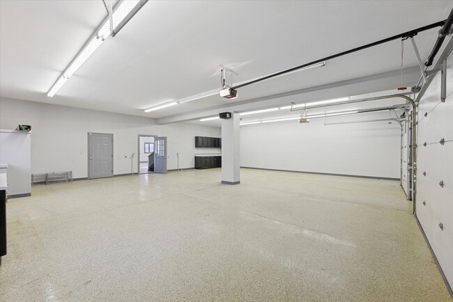 Building Photo - 16W125 89th Pl