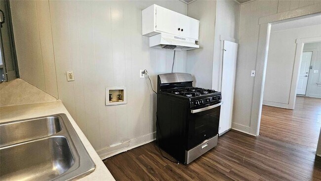 Building Photo - 1501 NE 17th St