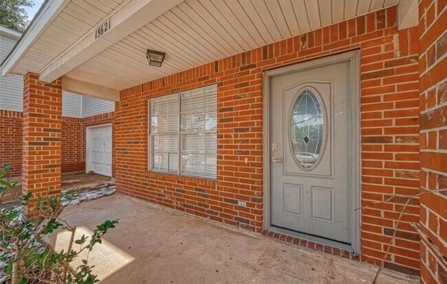 Building Photo - 15621 Martineau St