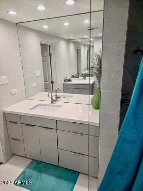 Building Photo - 6943 E 3rd St