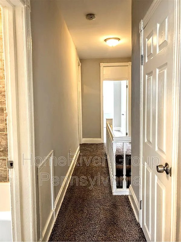 Building Photo - 544 N Wanamaker St