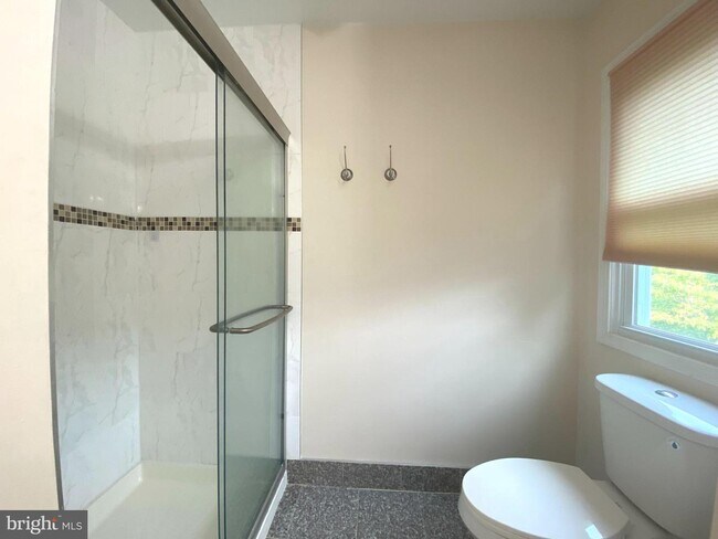 Building Photo - 14 Nathan Ct